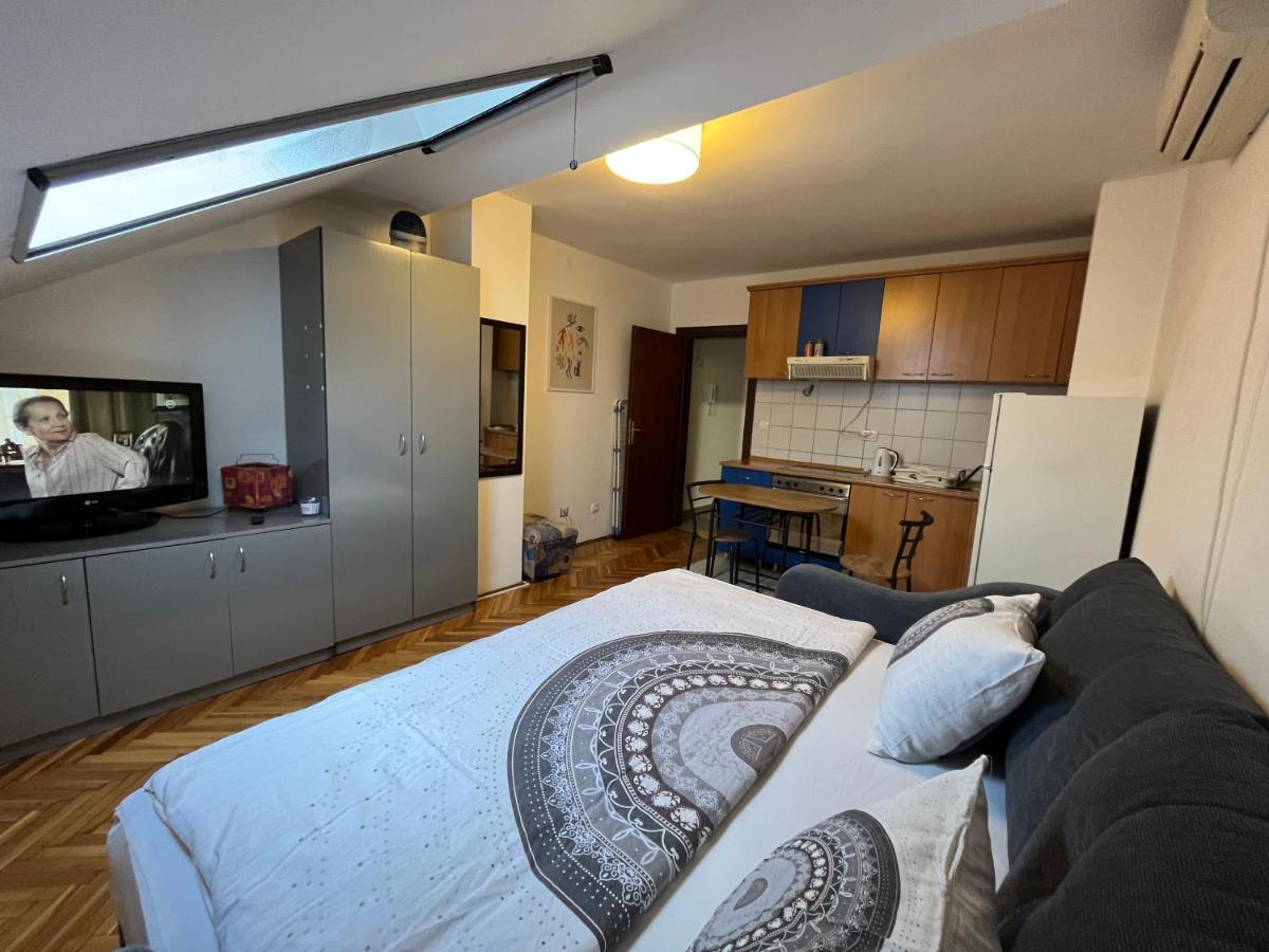Апартаменты Studio In The Centre Of Нови-Сад Экстерьер фото