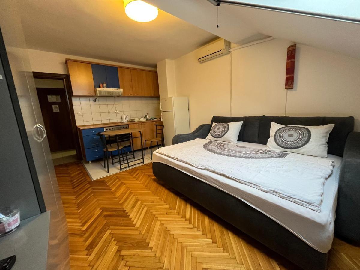 Апартаменты Studio In The Centre Of Нови-Сад Экстерьер фото
